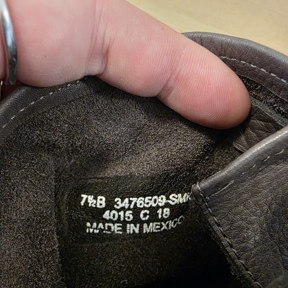 Frye Grey Leather Buckle Pull On Outdoor Veronica Short Boots Size 7.5B - Picture 8 of 8